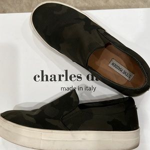 Steve Madden camo slip Ons